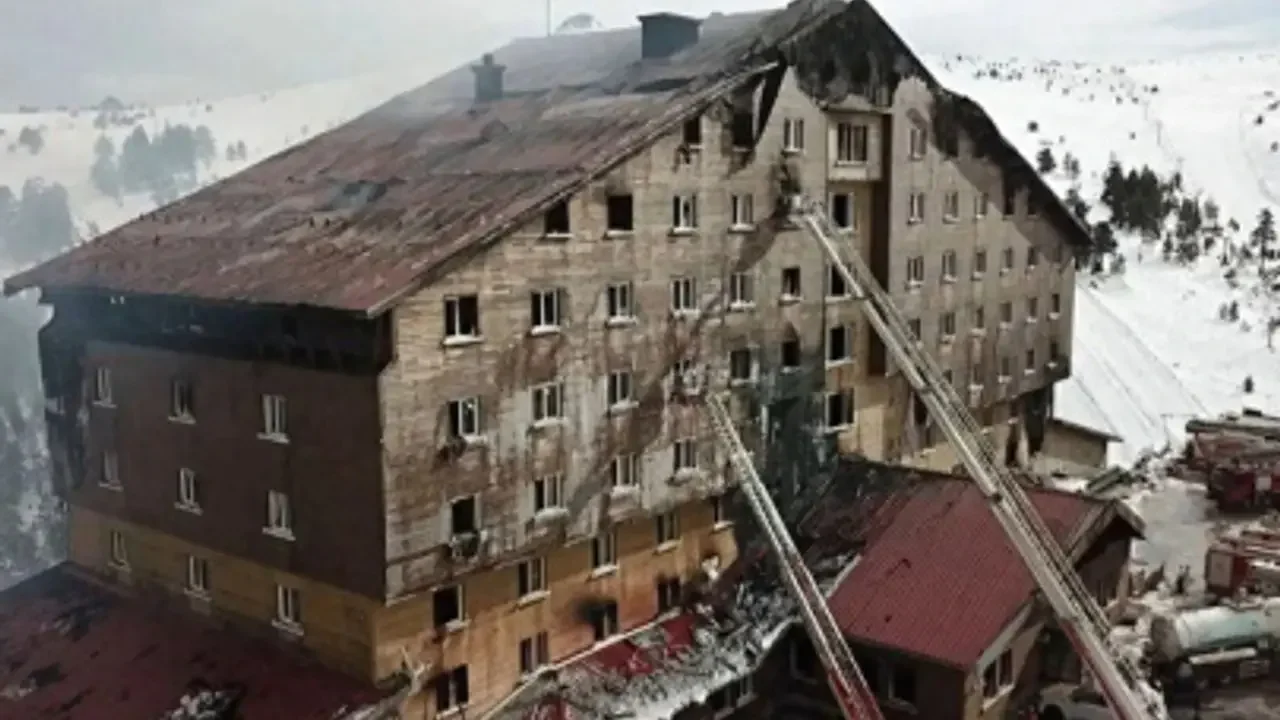 Bolu'da 78 kişinin öldüğü yangın davasında itfaiye raporu krizi