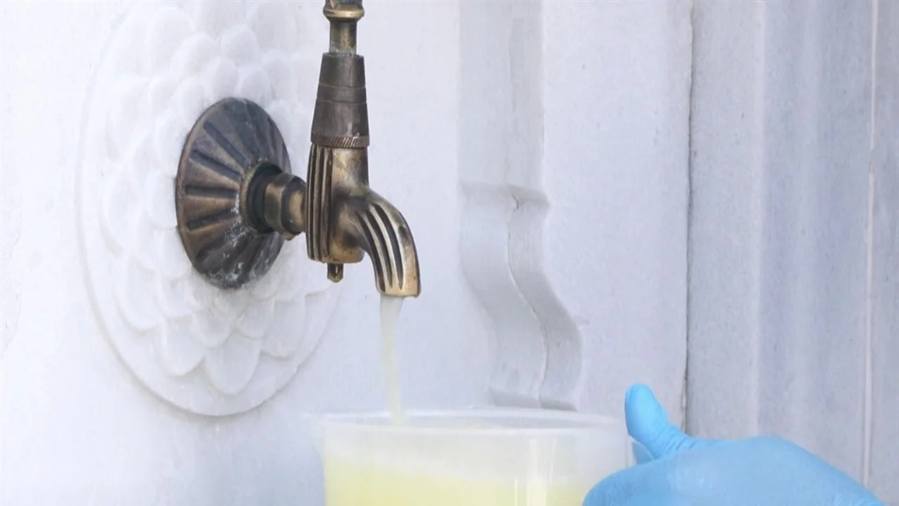 Caminin çeşmesinden limonata aktı