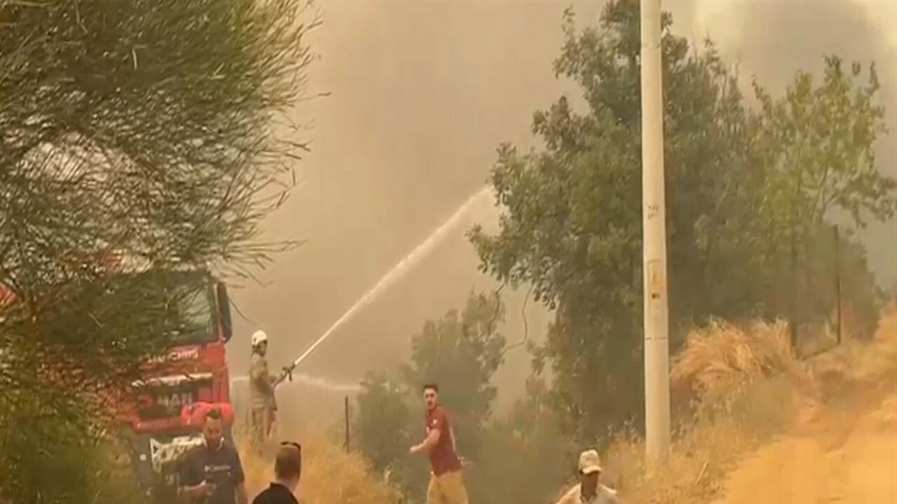 Çeşme ve Ödemiş yangınlarıyla ilgili yeni gelişme! Vali Elban'dan açıklama