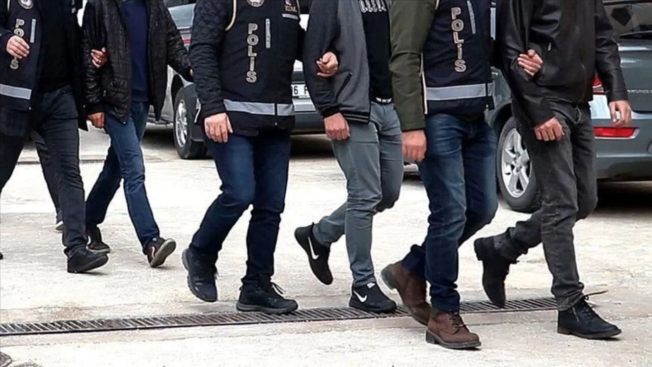 Dışişleri'nde FETÖ operasyonu: 8 gözaltı