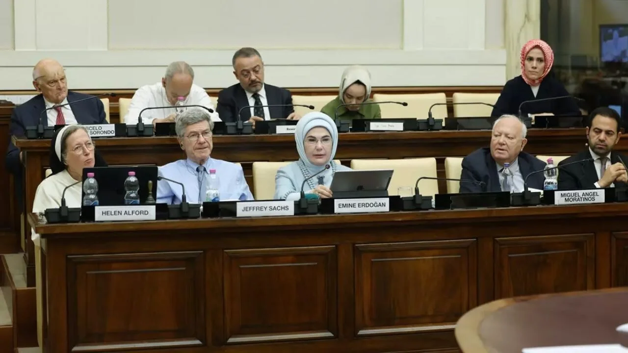 Emine Erdoğan Vatikan'da küresel adalet için konuştu
