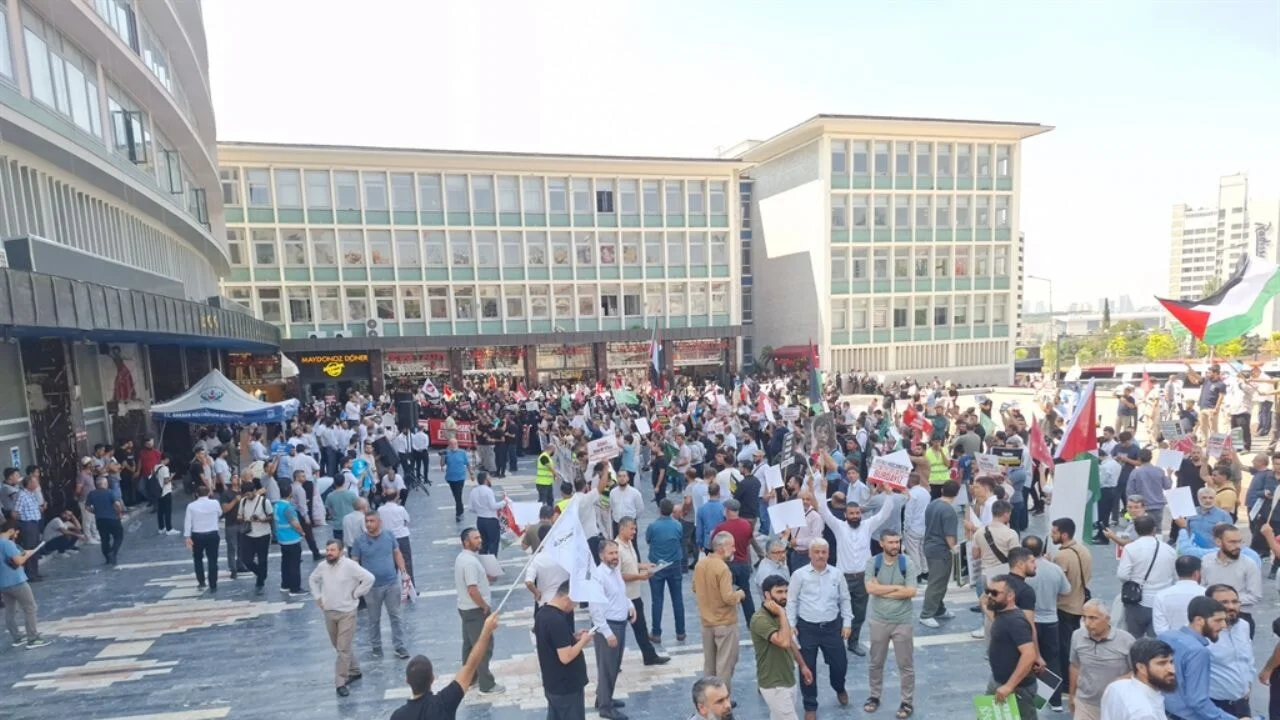 Furkan Vakfı'nın dernek binası mühürlendi