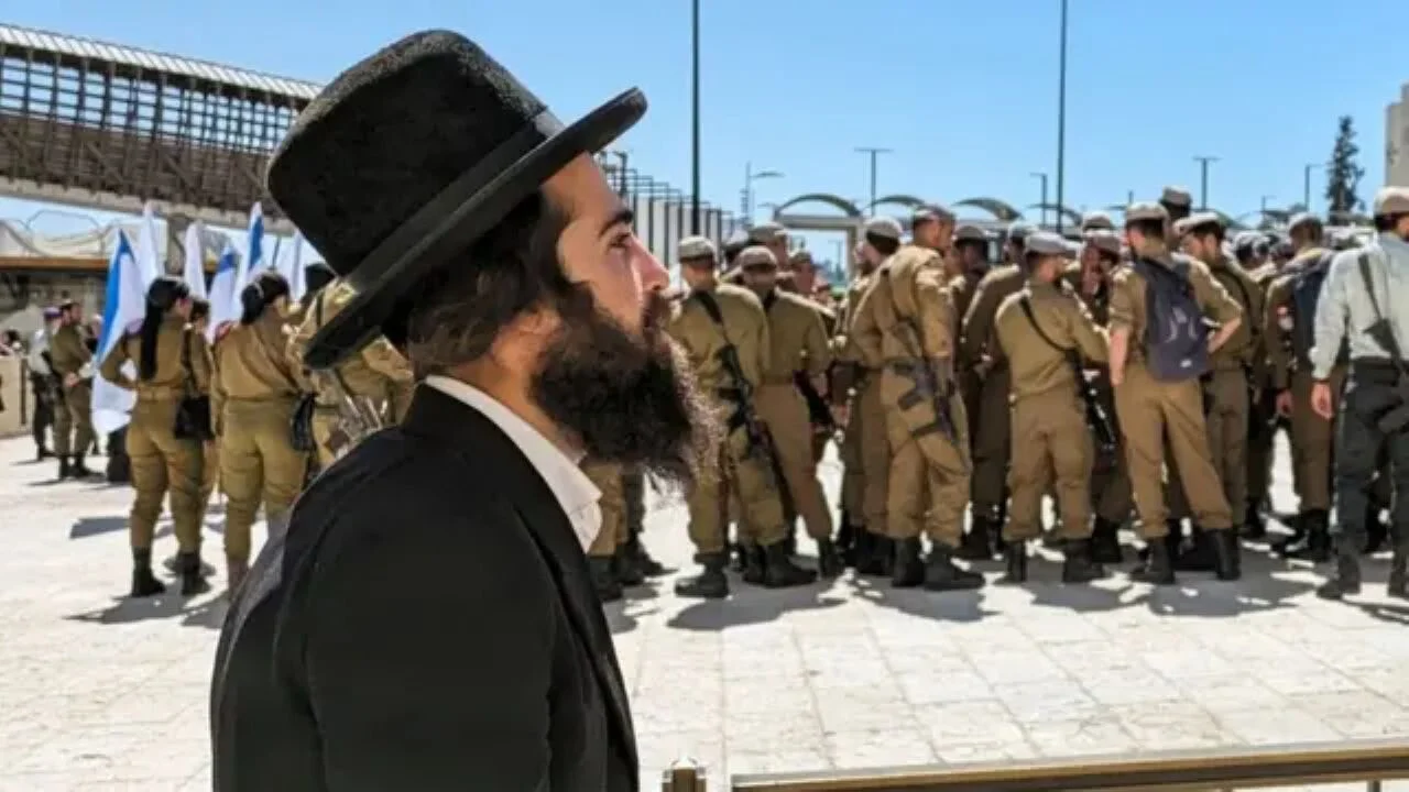 Gazze Kasabı'nın ortaklarından biri daha istifa etti!