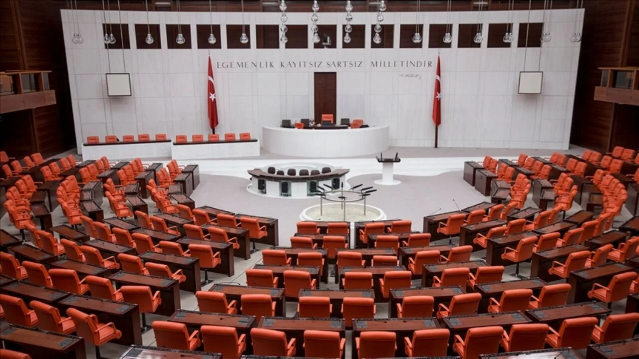 Gelecek Partisi'nden peş peşe istifalar... Meclis'te sandalye dağılımı