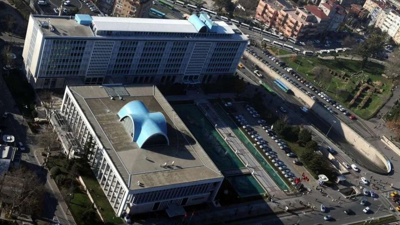 İmamoğlu'nun yolsuzluk davasında şok iddia: 75 daire CHP'lilere dağıtıldı