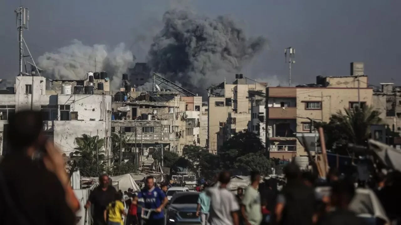 İsrail Gazze'de yardım noktalarını bombaladı: 51 şehit