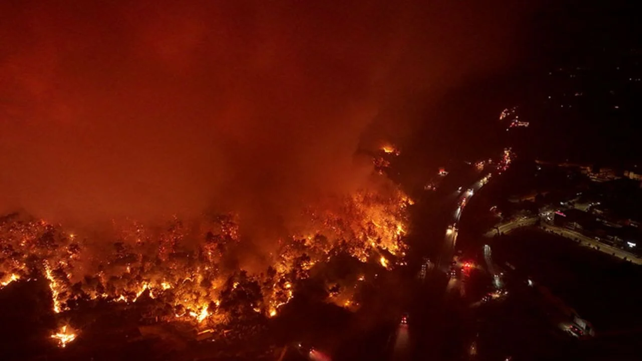 İzmir'de geceden kalan orman yangınları...