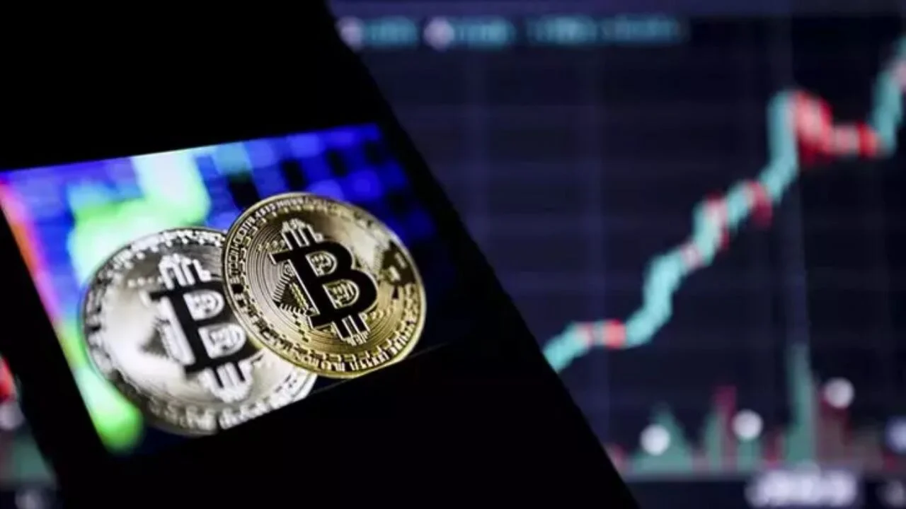 Kripto paralarda Trump etkisi: Bitcoin zirvede 123 bin doları aşarak tarihi rekor kırdı