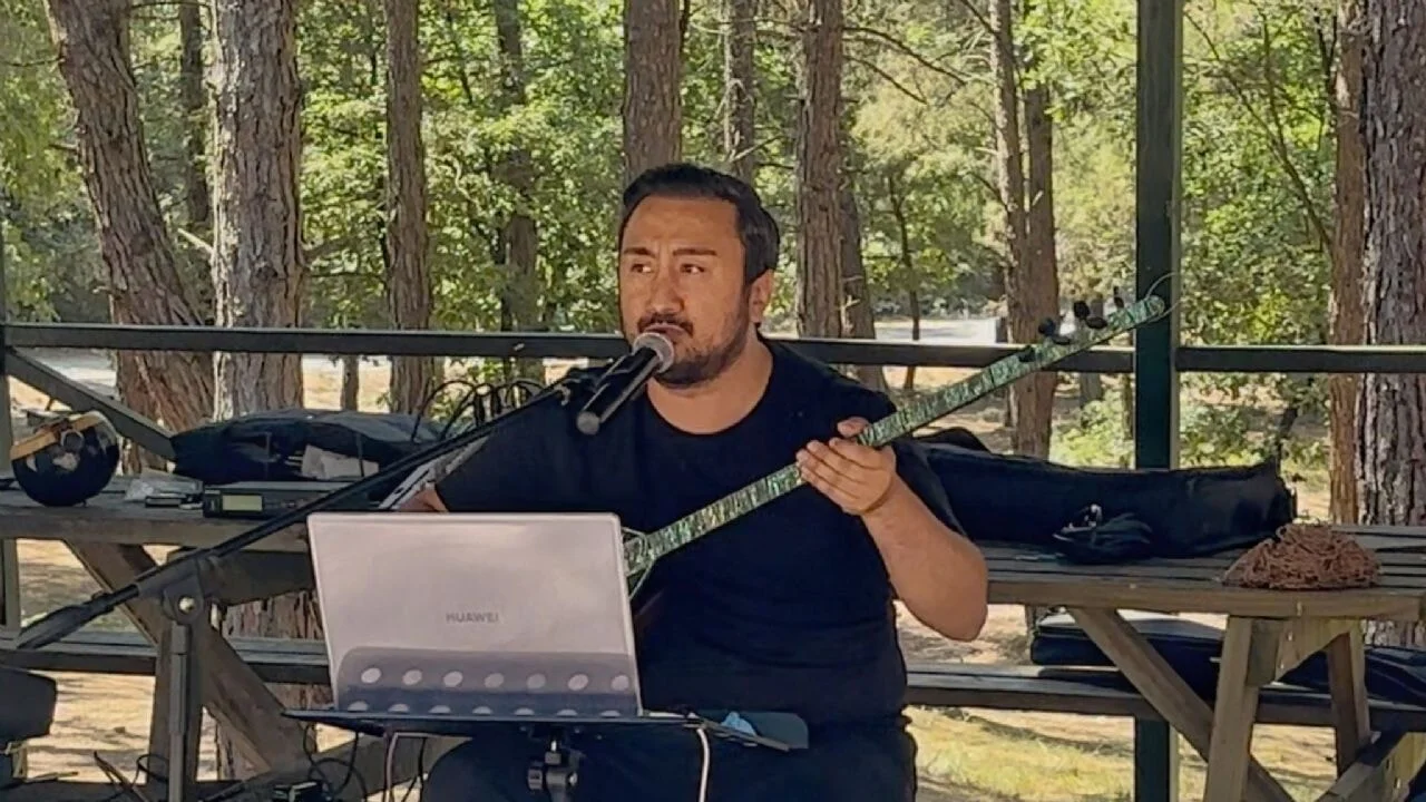 Simavlı Türk Halk Müziği Sanatçısı Mehmet Yiğit, İstanbul'da Ortacı Köyü Şenliği'nde Sahne Aldı