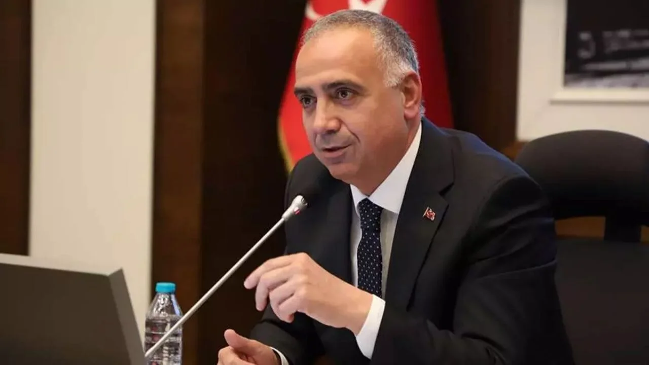 Vekalet eden başkana şoförüyle birlikte gözaltı kararı çıktı