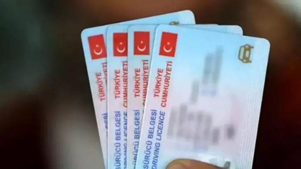 Bakan Yerlikaya: Sürücü belgesi yenileme süresi son kez uzatıldı