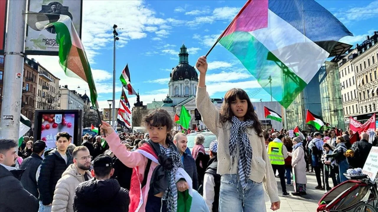 İsrail'de yüzlerce kişi Gazze ablukasını protesto etti