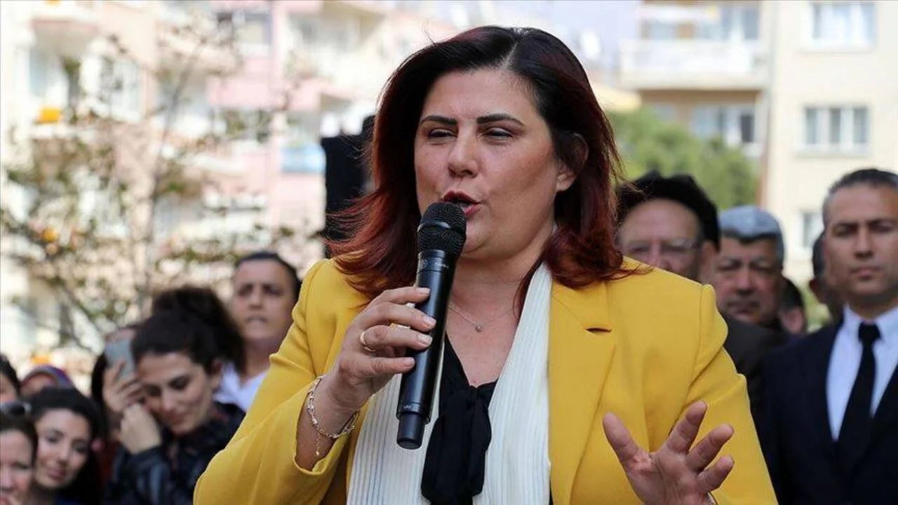 CHP'li Zeybek: Özlem Çerçioğlu AK Parti'ye geçecek