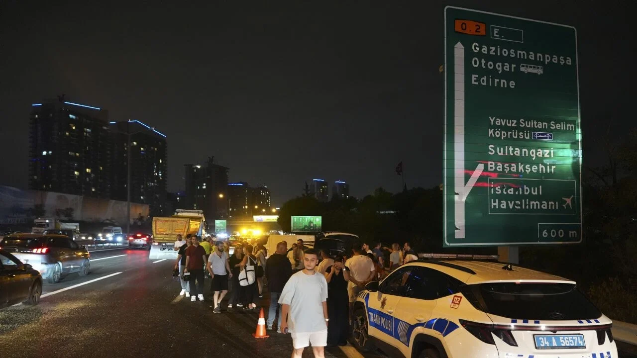 İstanbul TEM Otoyolu'nda zincirleme kaza! 16 araç birbirine girdi
