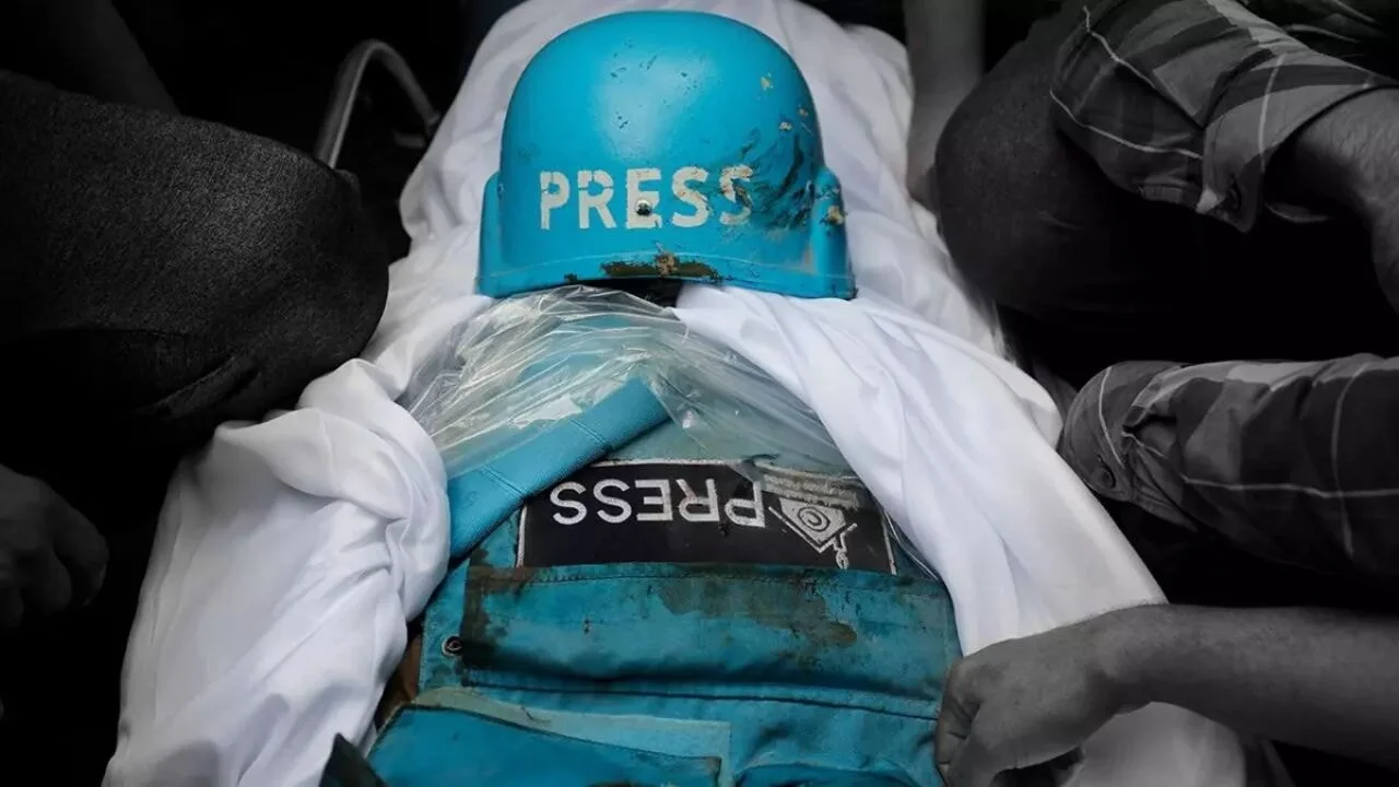 İsrail, Gazze'de gazetecileri hedef aldı! 5 ölü