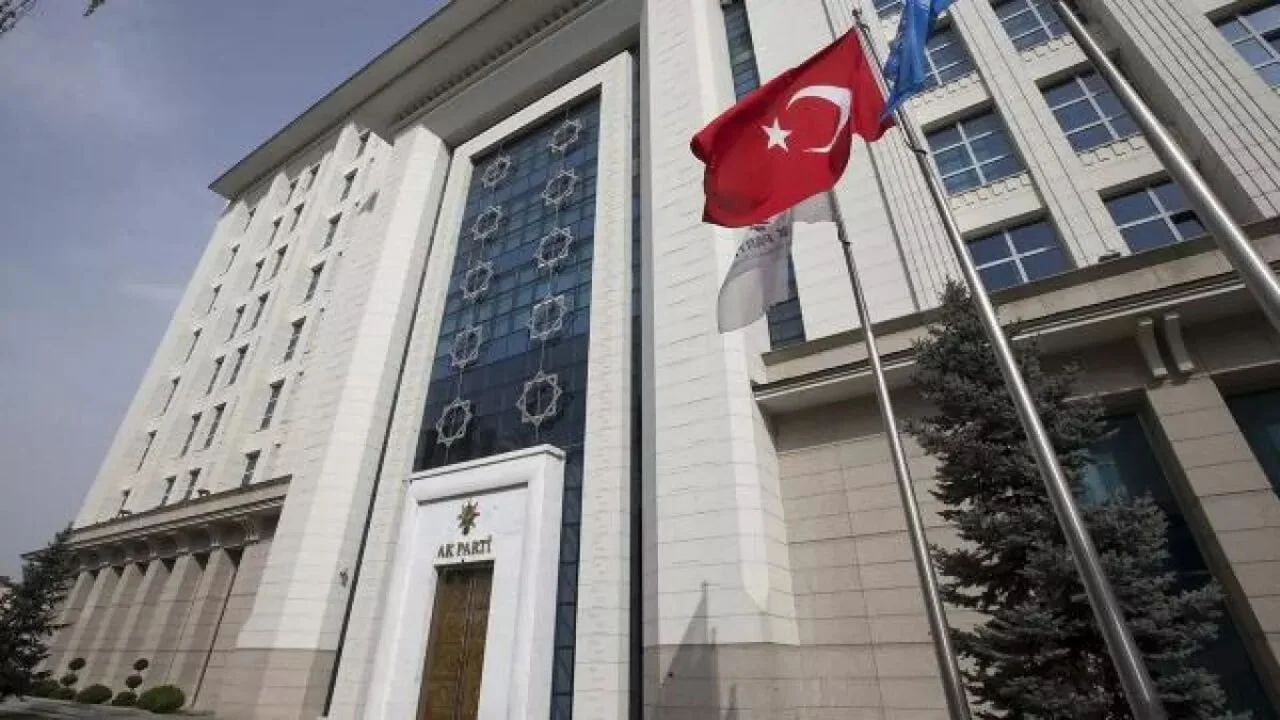 Komisyon öncesi AK Parti'de strateji toplantısı