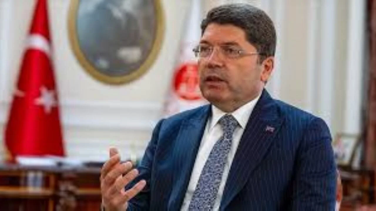 Adalet Bakanı Tunç: Özel siyaseten iflas etti