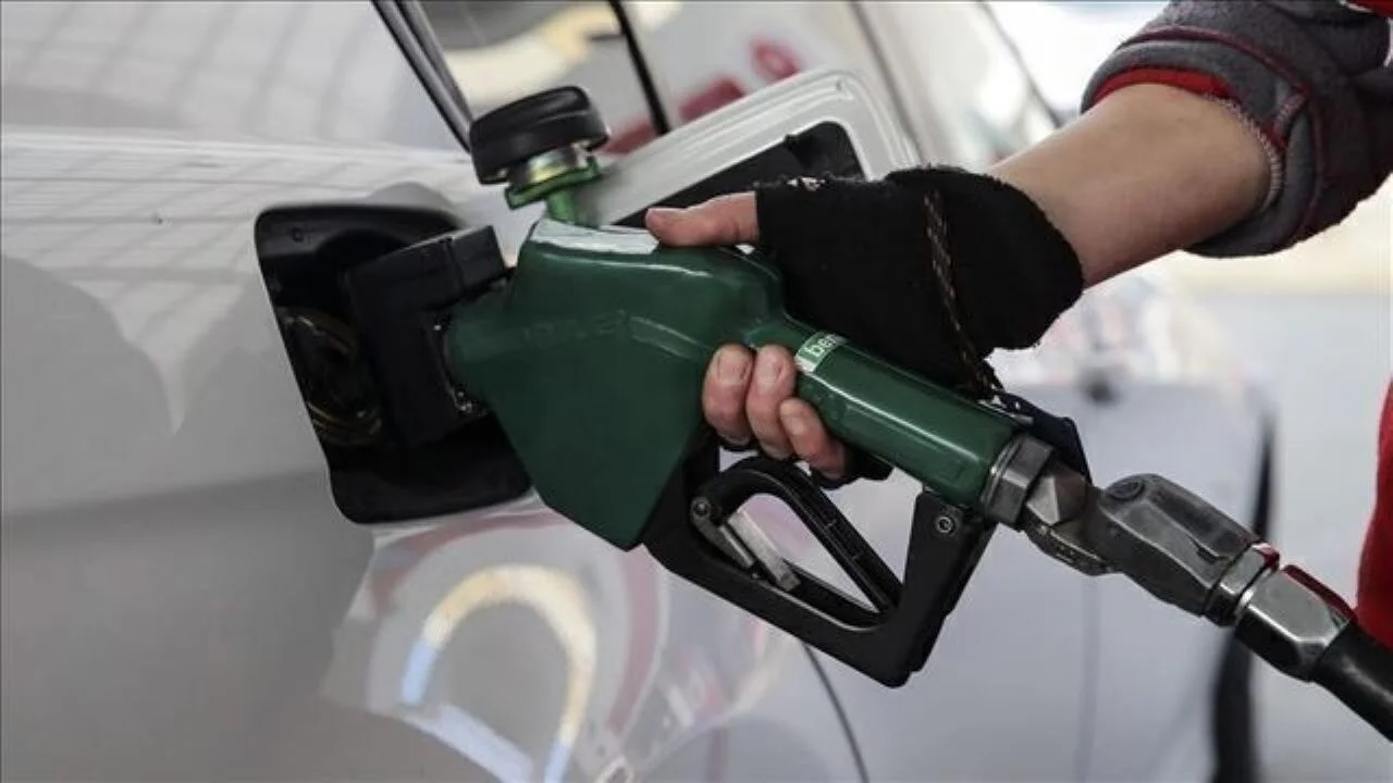 Akaryakıtta yeni zam dalgası: Benzine zam geliyor