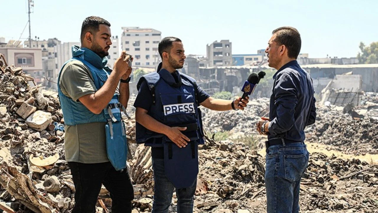 Gazze'nin Cesur Sesi Susturuldu: Al Jazeera Muhabiri Enes eş-Şerif İsrail Saldırısında Öldü