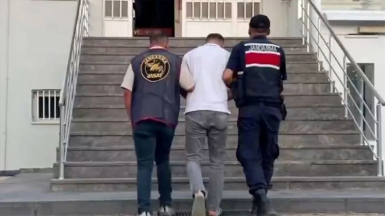 FETÖ'ye operasyon: 49 kişi yakalandı