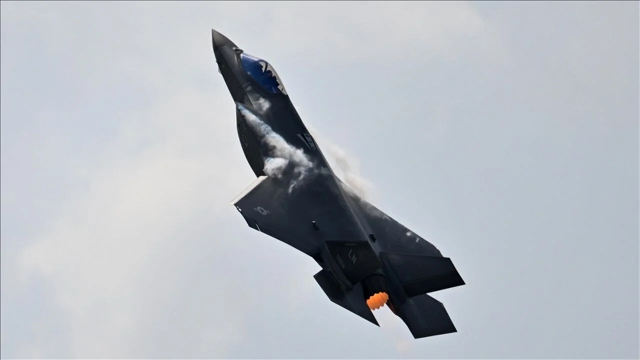 F-16 savaş uçağı yere çakıldı!