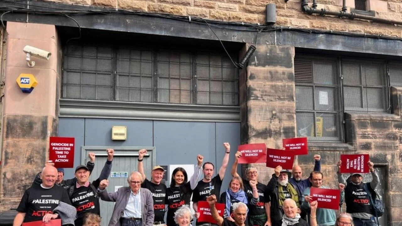 Ken Loach'tan Londra hükümetine tepki: 'Filistin Eylemi'nin yasaklanması yasal bir canavarlık'
