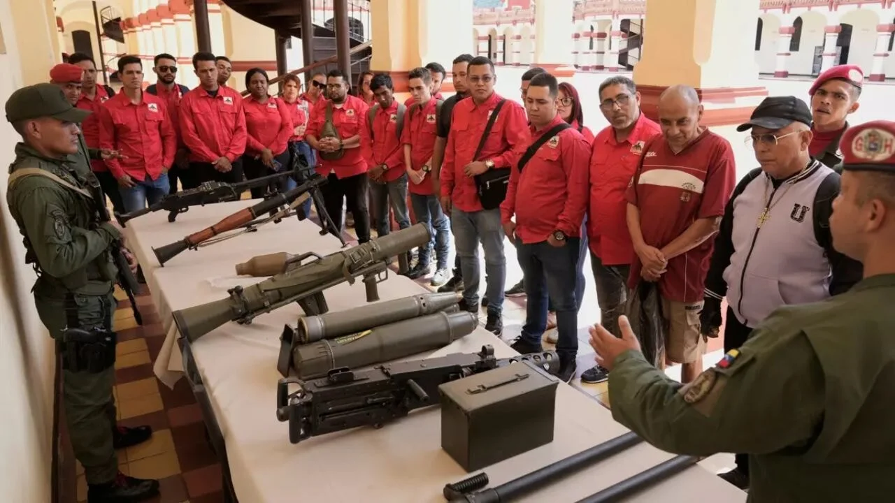 Maduro'dan ABD savaş gemilerine karşı seferberlik çağrısı