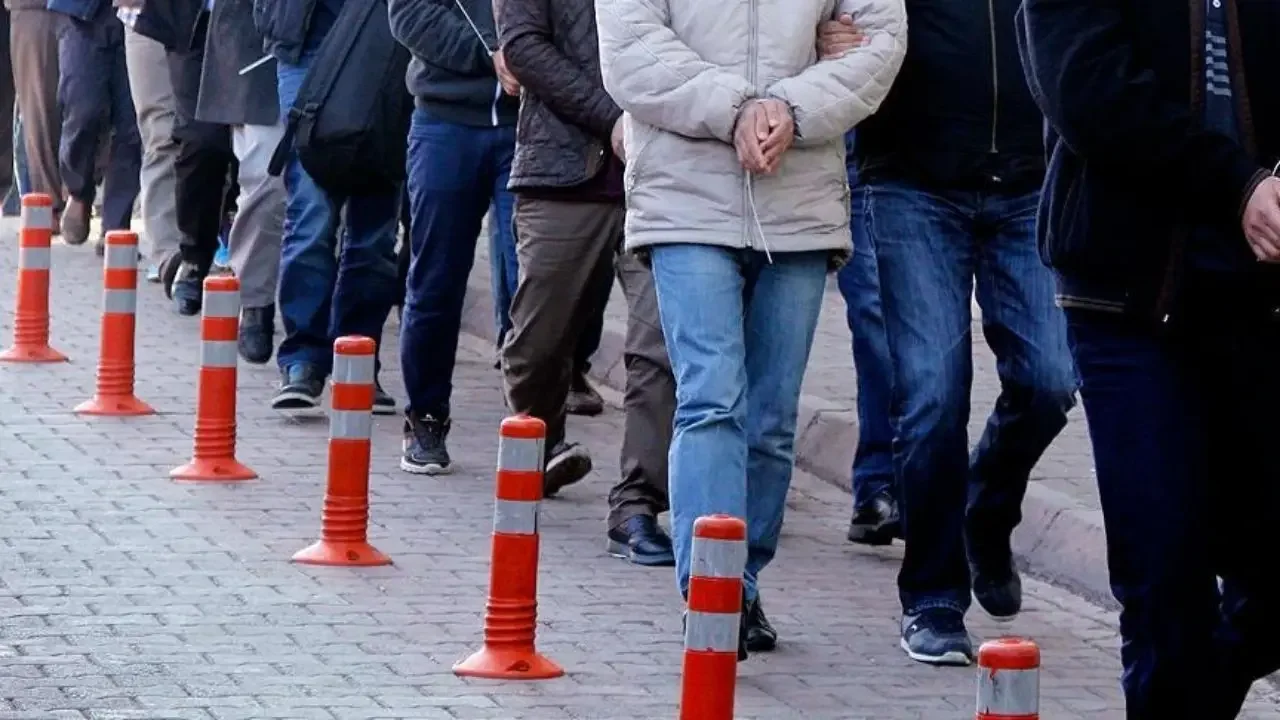 Organize suç örgütlerine yönelik 5 ilde yürütülen operasyonlarda 41 şüpheli yakalandı