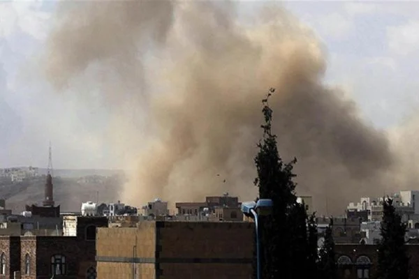 Soykırımcı İsrail'den Yemen'e hava saldırısı