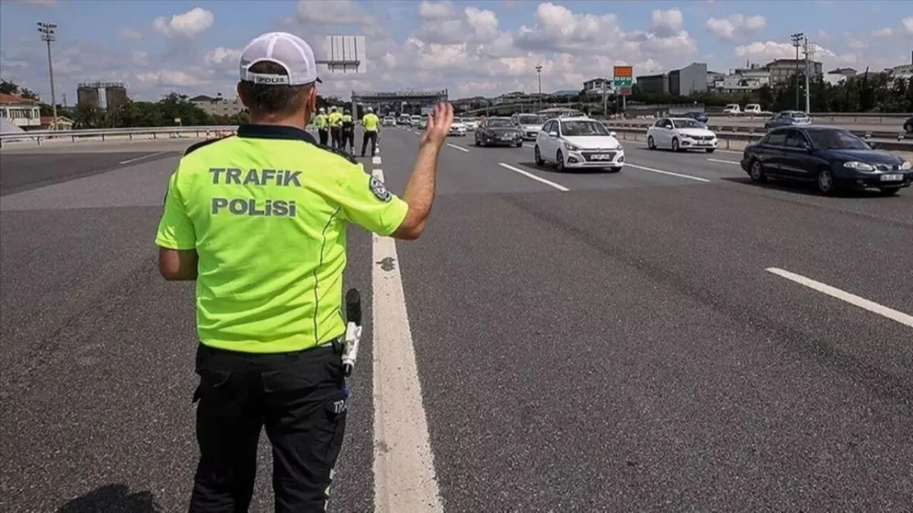 Sürücüler dikkat İstanbul'da Vatan Caddesi ve çevresi trafiğe kapanacak
