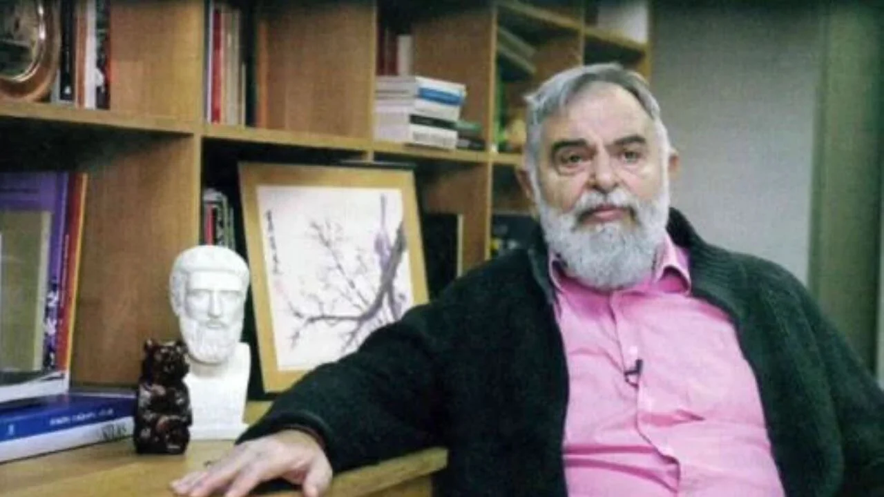 Tarihçi Mete Tunçay hayatını kaybetti