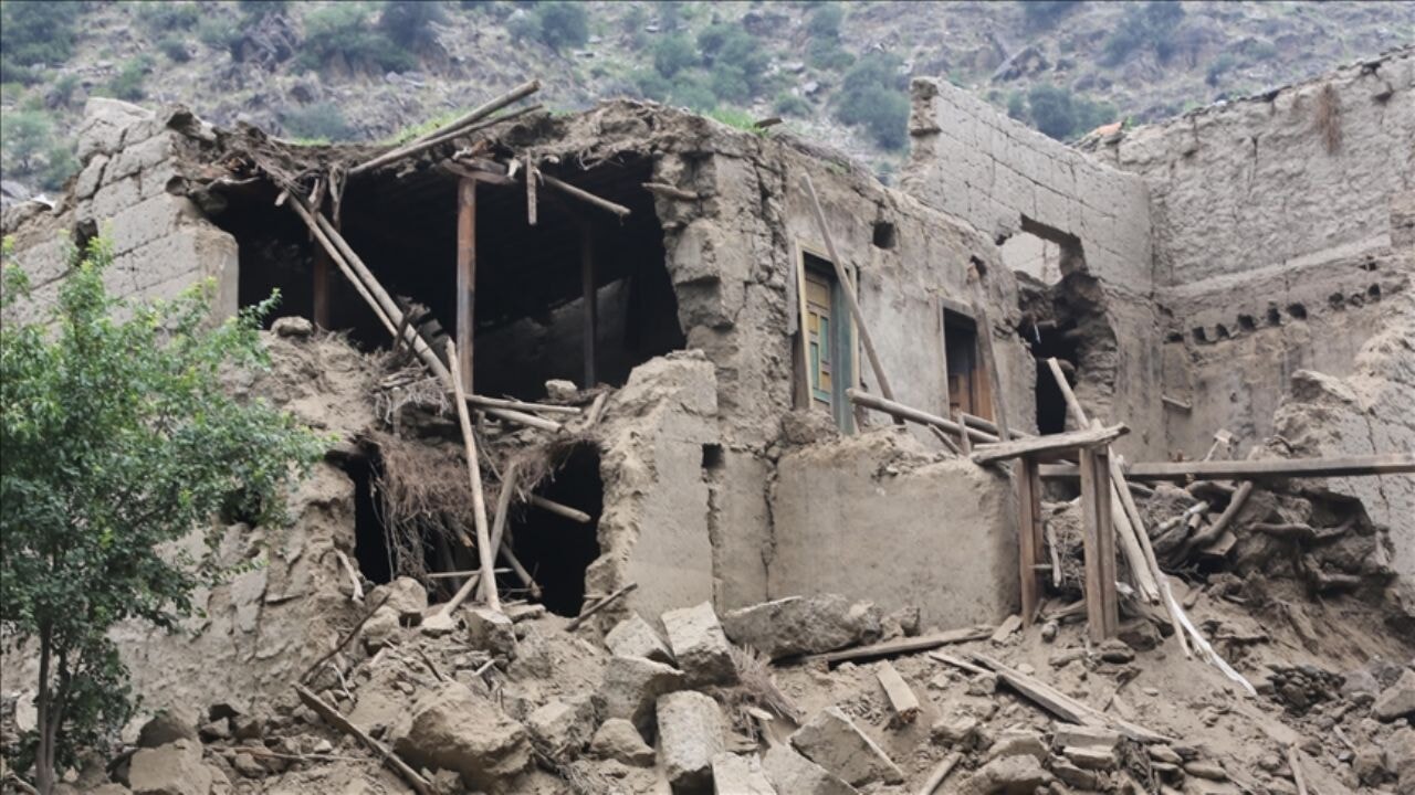 Afganistan'ı 6 Büyüklüğünde Deprem Vurdu: 8 Binden Fazla Ev Yıkıldı, Enkaz Altında Hâlâ Yüzlerce Kişi Var