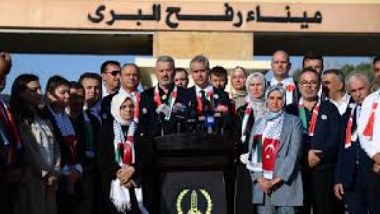 AK Parti Genel Başkan Yardımcısı Hasan Basri Yalçın, Refah Sınır Kapısı'nda konuştu
