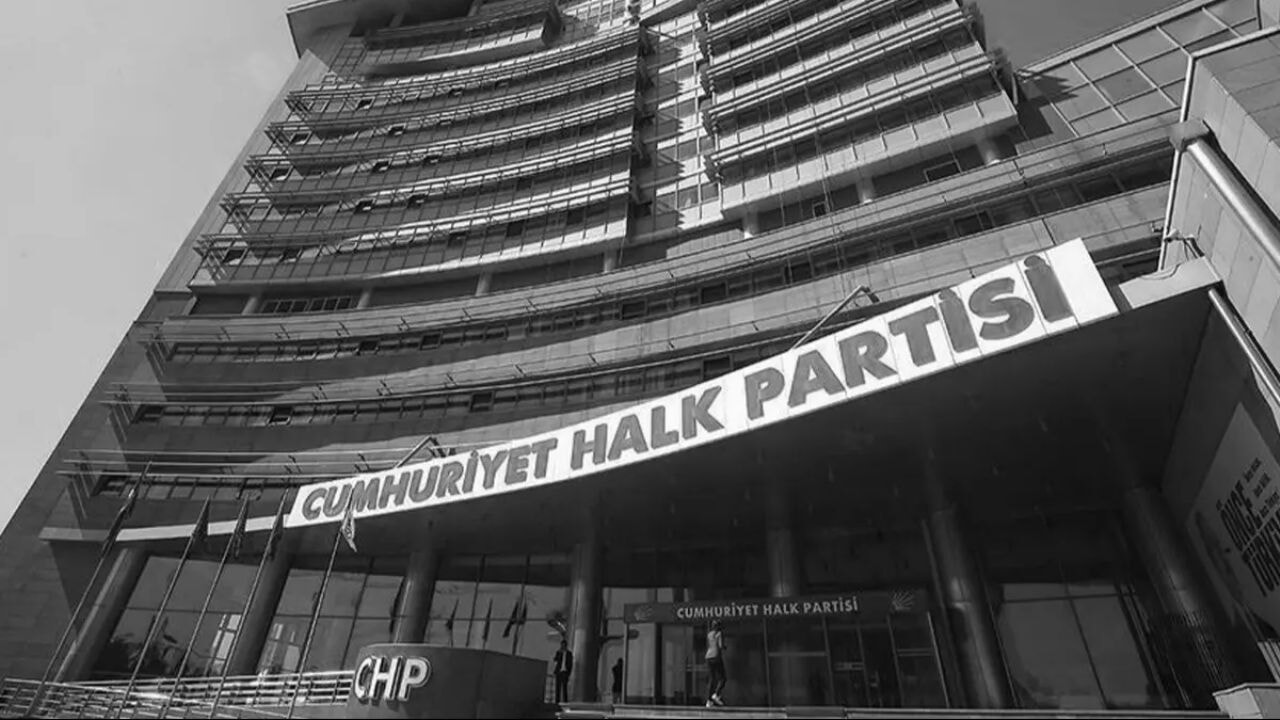 CHP teşkilatında toplu istifa krizi yaşandı