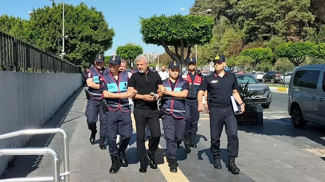 CHP'li eski başkan Şükrü Sözen ve kardeşi, rüşvet ve zimmet suçlamalarıyla adliyede