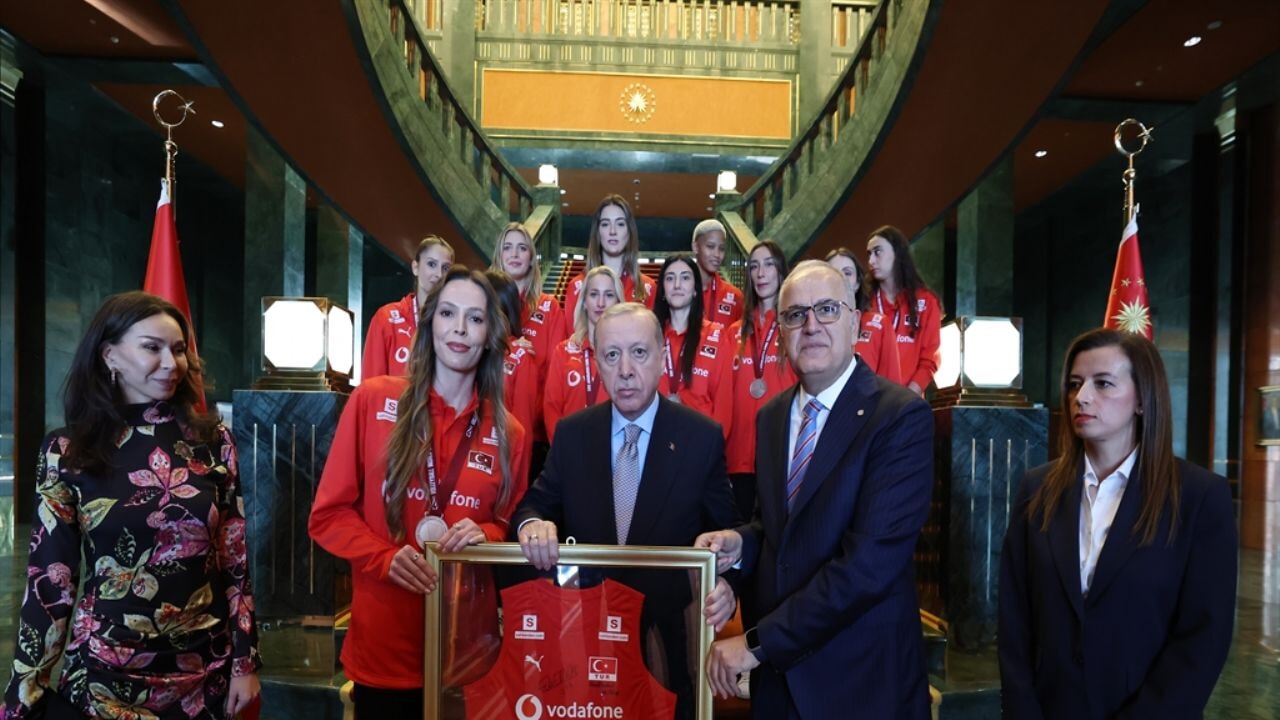 Cumhurbaşkanı Erdoğan, A Milli Kadın Voleybol Takımı'nı kabul etti
