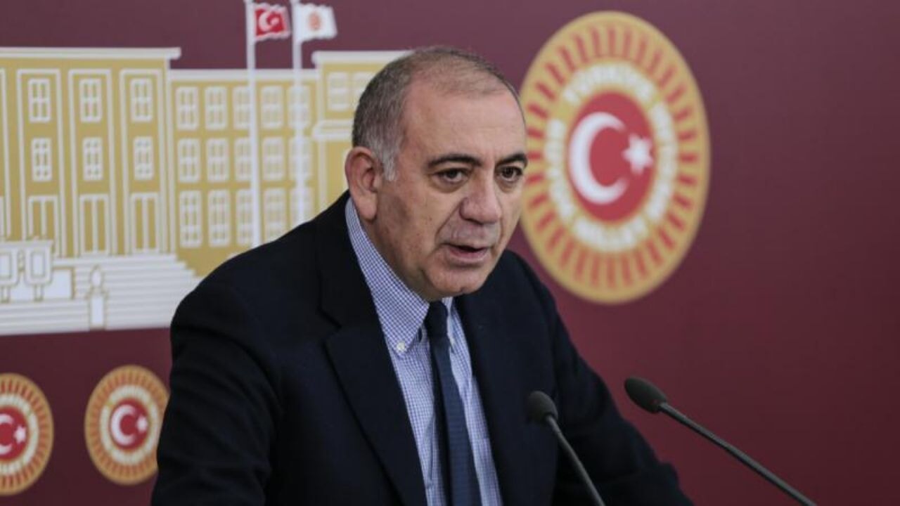 Gürsel Tekin: Şikayet edenler de, bizi önerenler de CHPli