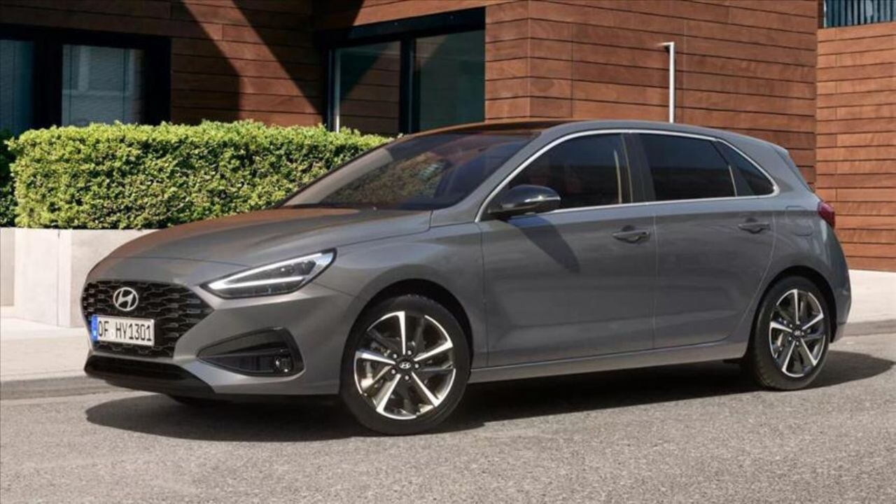 Hyundai i30 özellikleri neler... Hyundai i30 yeniden Türkiye'de satışta... Hyundai i30 kaç voltluk?