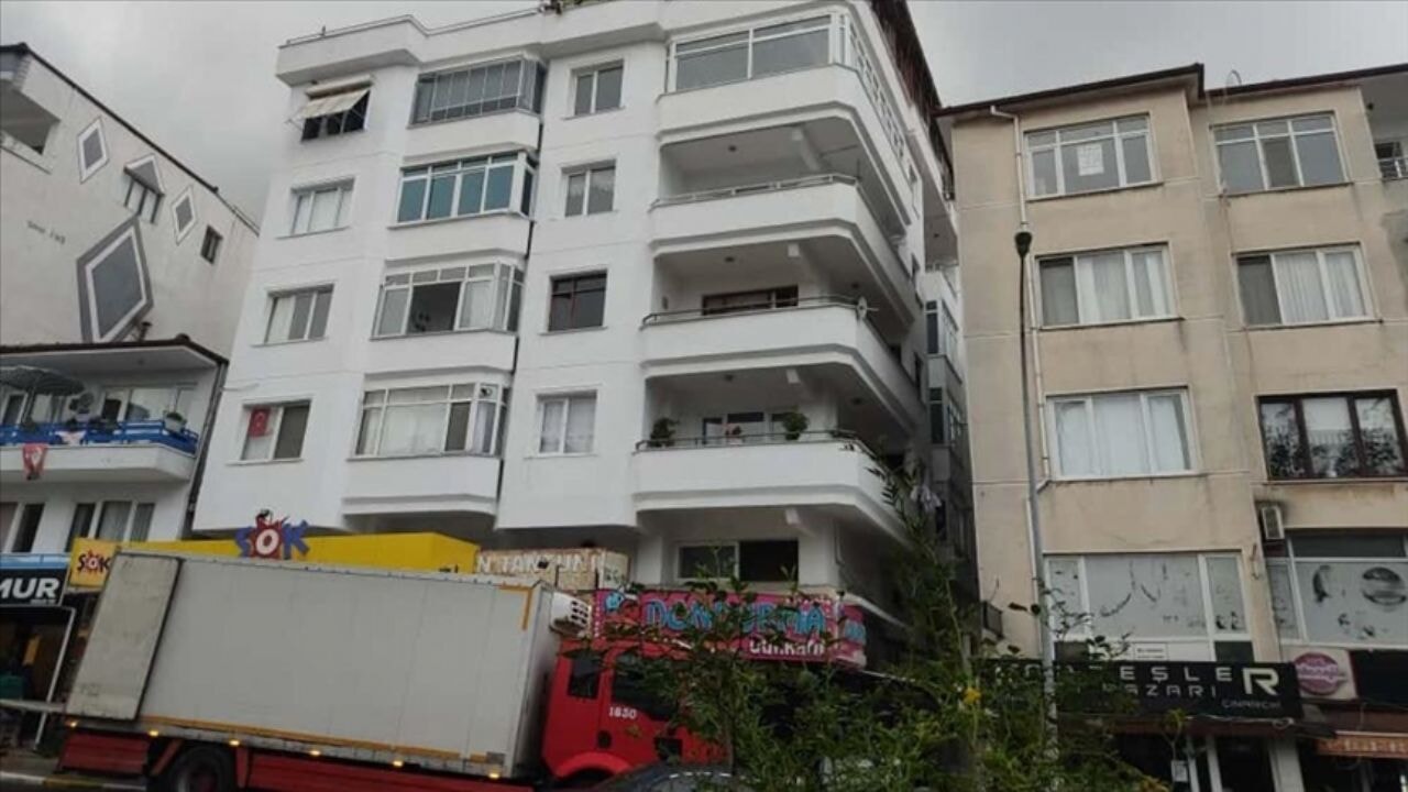 Şarkıcı 'Güllü'nün ölümüne ilişkin açıklama