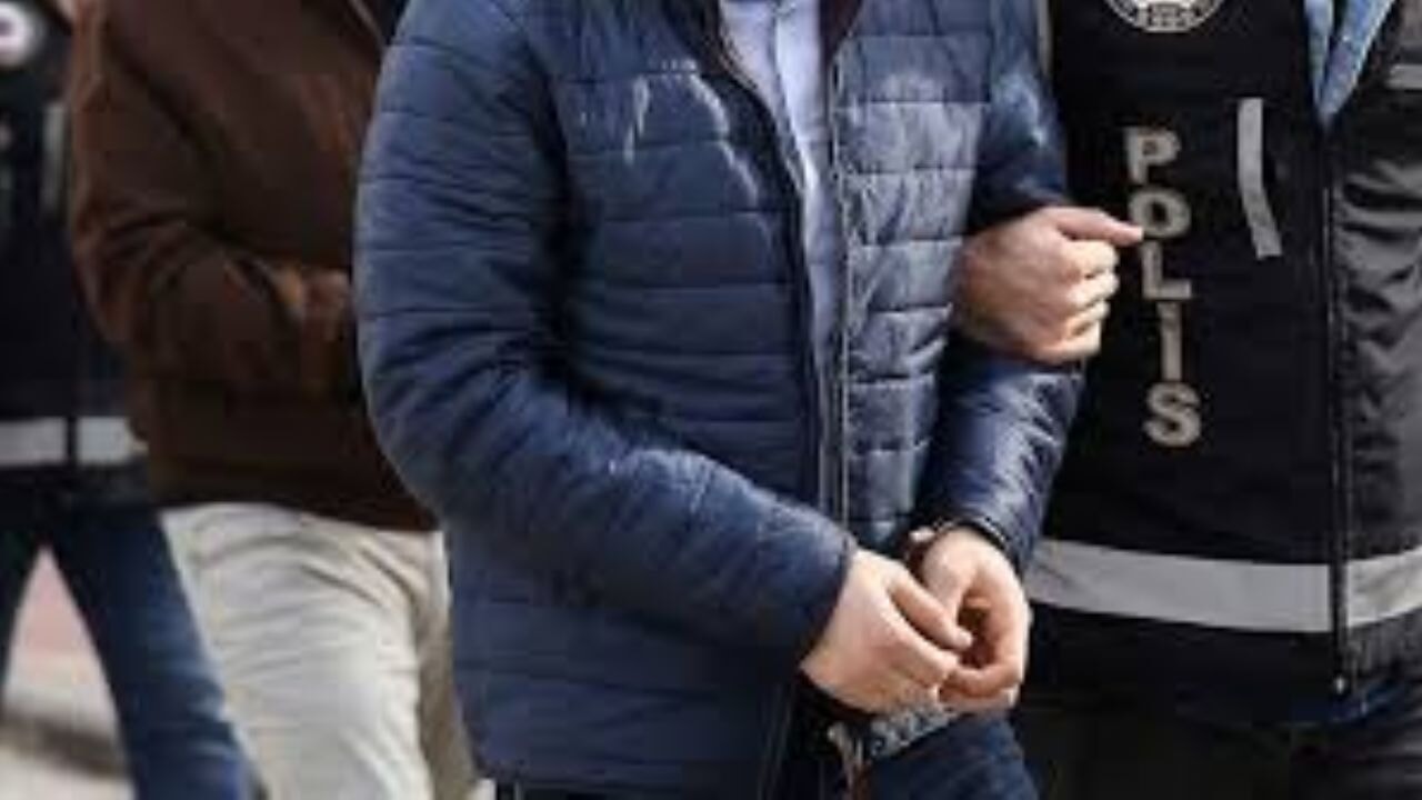 Türkiye genelinde FETÖ operasyonu: 40 tutuklama