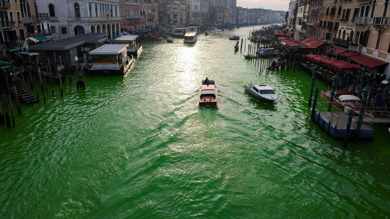 Venedik'te İngiliz turistlerle mücadele