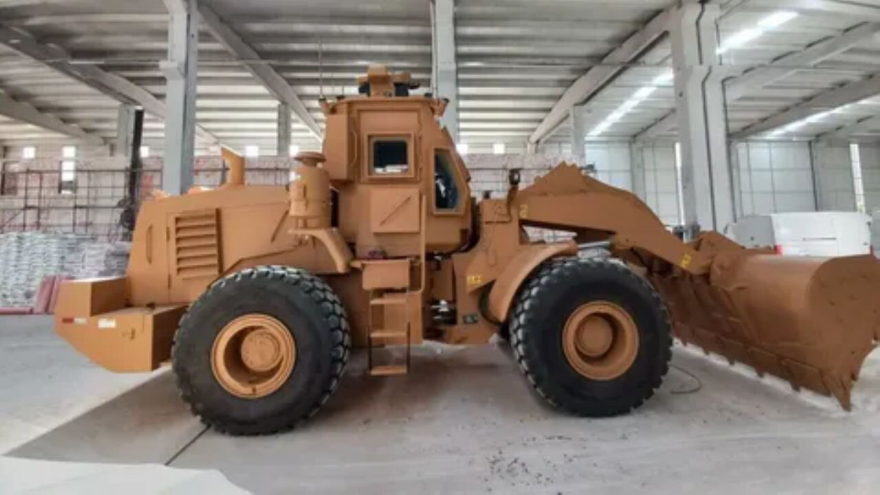 Zırhlı iş makinesi TOSUN bu kez ihracat yolunu açtı