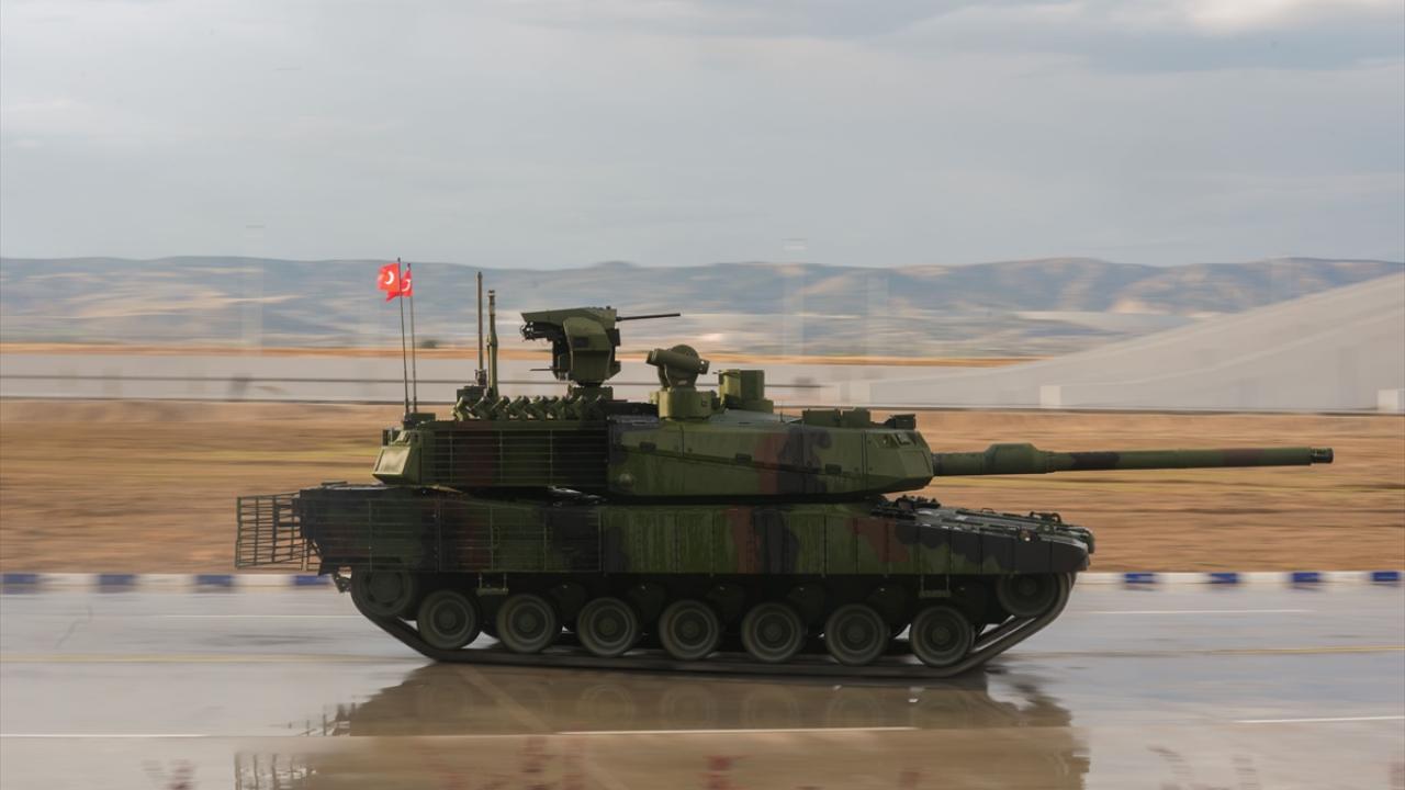Altay tankları ve Eurofighter anlaşması Yunan basınında