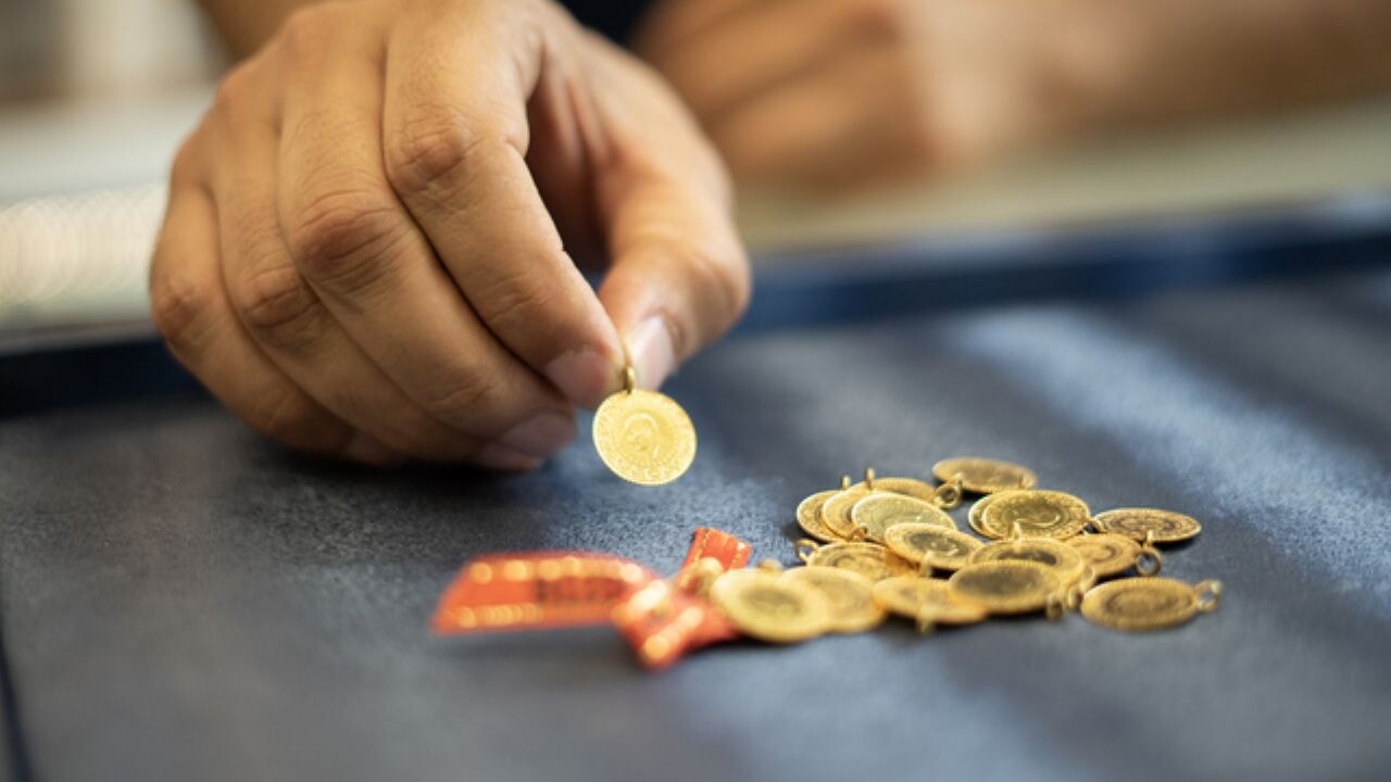 Altın yatırımcısını sevindirdi: Gram ve çeyrekte rekor