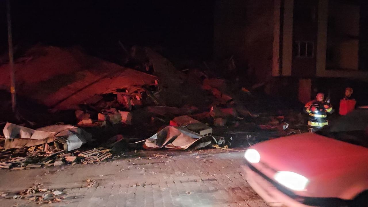 Bakan Memişoğlu'ndan depremde yaralananlarla ilgili açıklama
