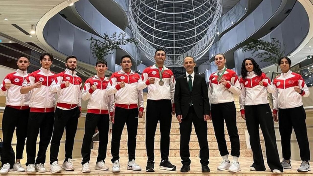 Çin'de şampiyon olan Kung Fu Milli Takımı yurda döndü