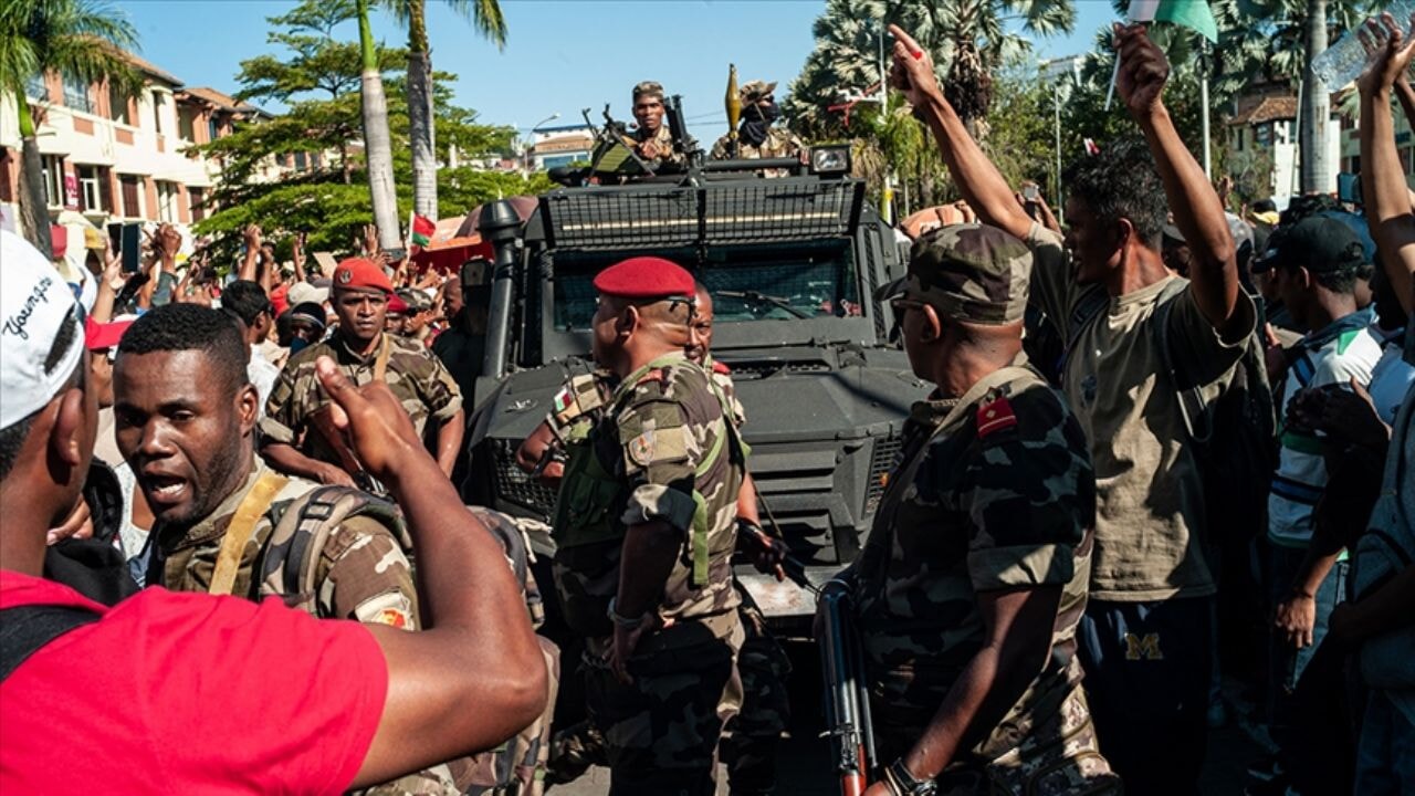Fransa, Madagaskar'da neyin peşinde?