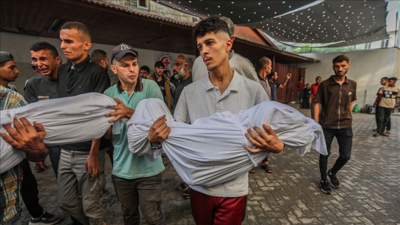 İsrail Gazze'ye bomba yağdırdı: 14 şehit