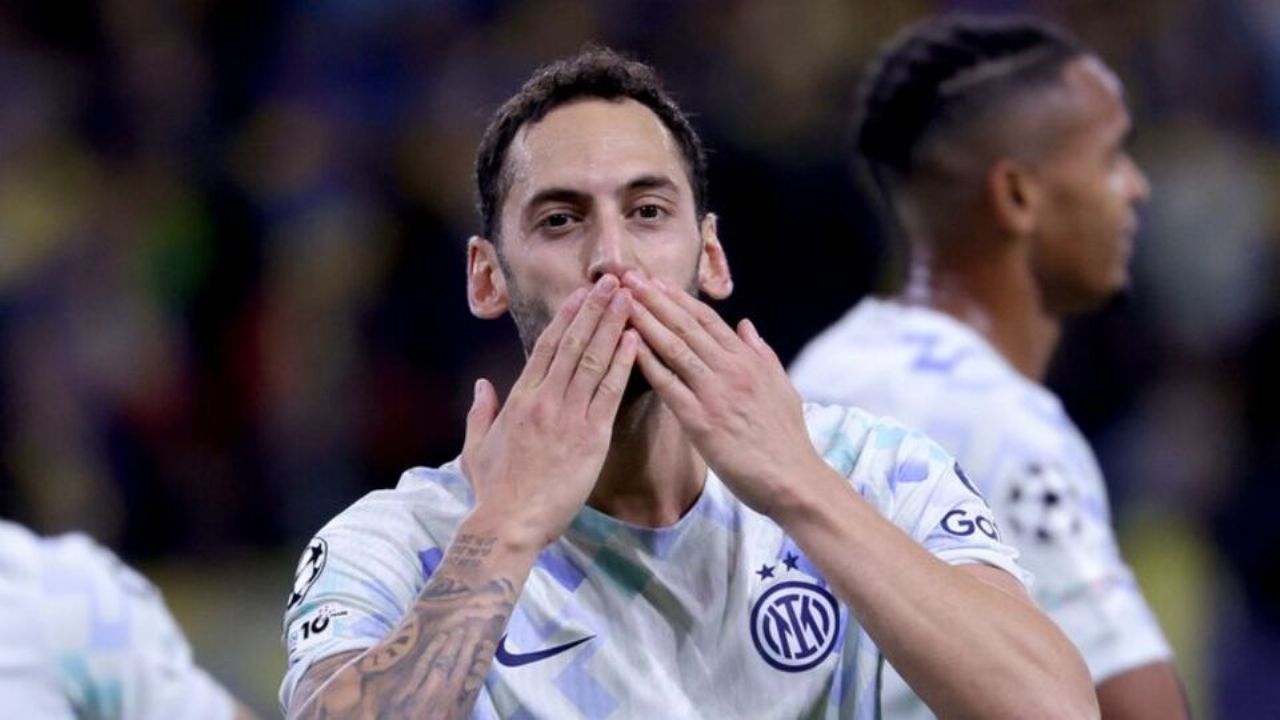 İtalyan basınından Hakan Çalhanoğlu'na tam sayfa övgü