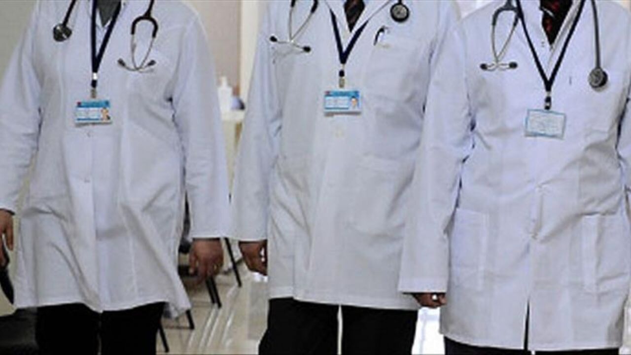 Sosyal medya doktorlarına bakanlık uyarısı